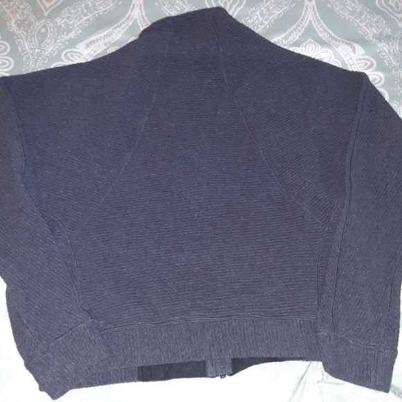 Lululemon Jacket 🖤🩶 - Picture 8 of 10